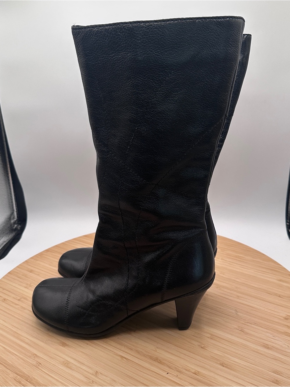Vintage Gentle Souls zip boot. Size 8. EUC.